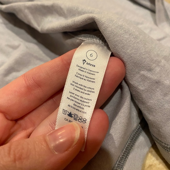 Ivivva Wrap - Picture 3 of 3